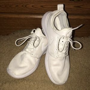 All white Nike’s size 8